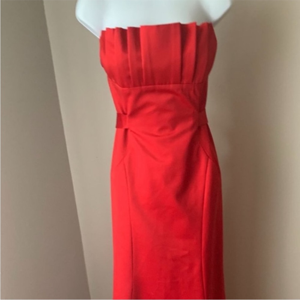 Gorgeous Red Laundry By Shelli Segal Formal Gown - Picture 2 of 7